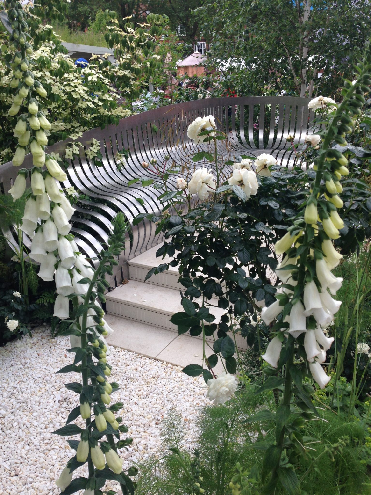 Jo Thompson's London Square Garden at Chelsea 2014 was the first to capture my imagination with its strictly white pallet