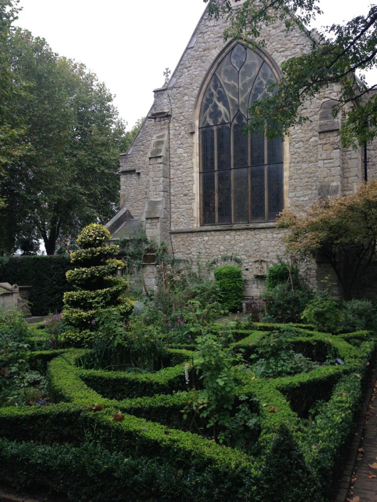 Knot garden at the Garden Museum by Waterloo / Southbank