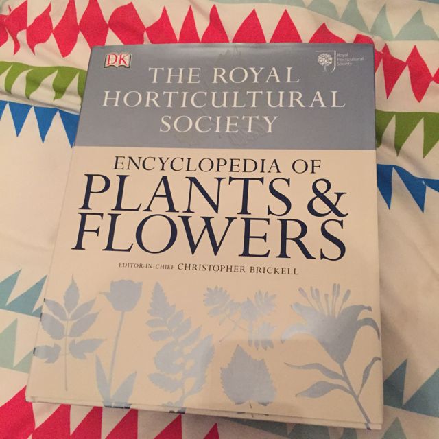 Review RHS Encyclopaedia of Plants and Flowers by Christopher Brickell
