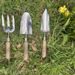 Review: Spear & Jackson traditional garden hand tools – hand trowel, fork and transplanting trowel