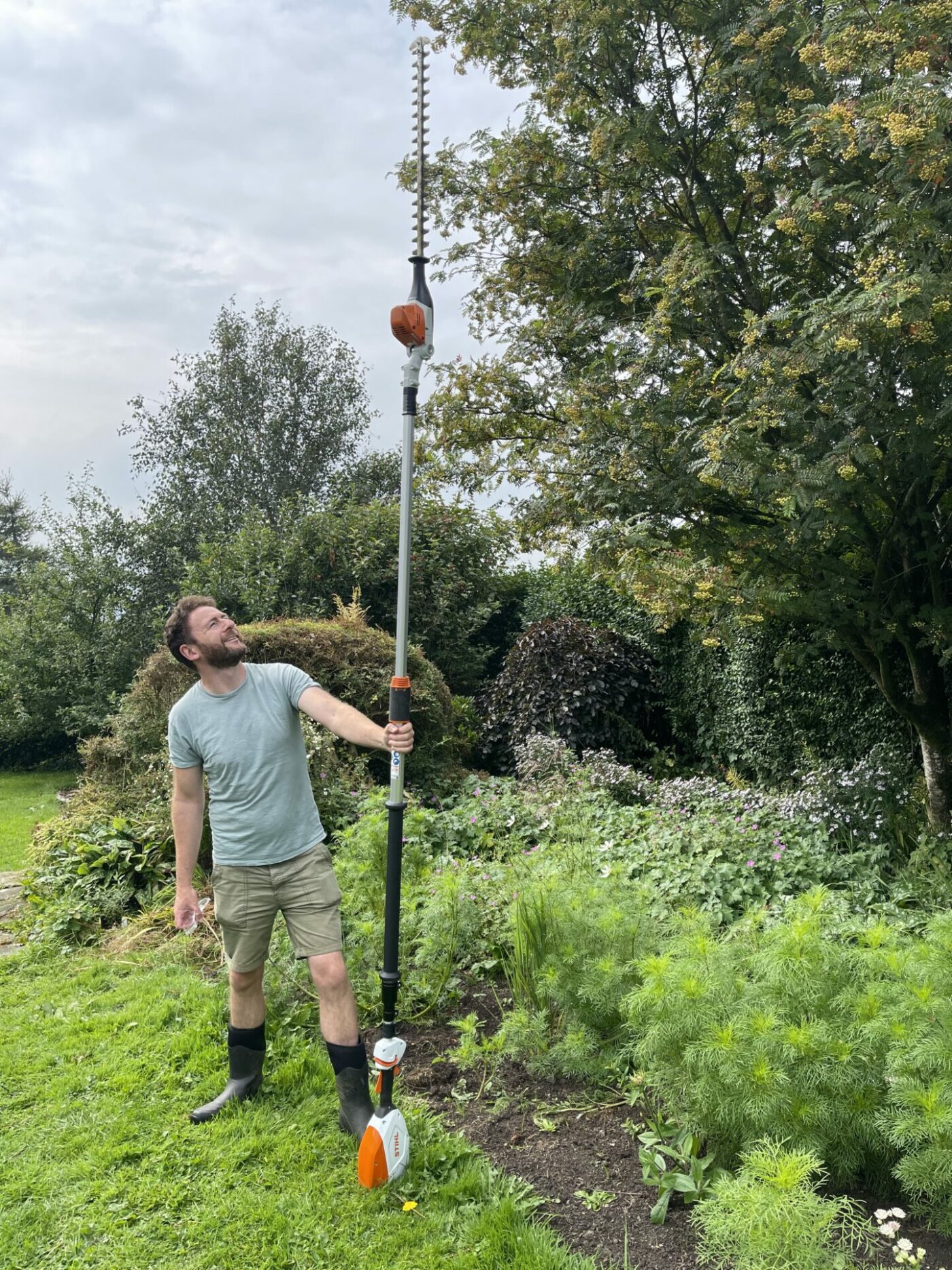 Image of Telescopic hedge trimmer